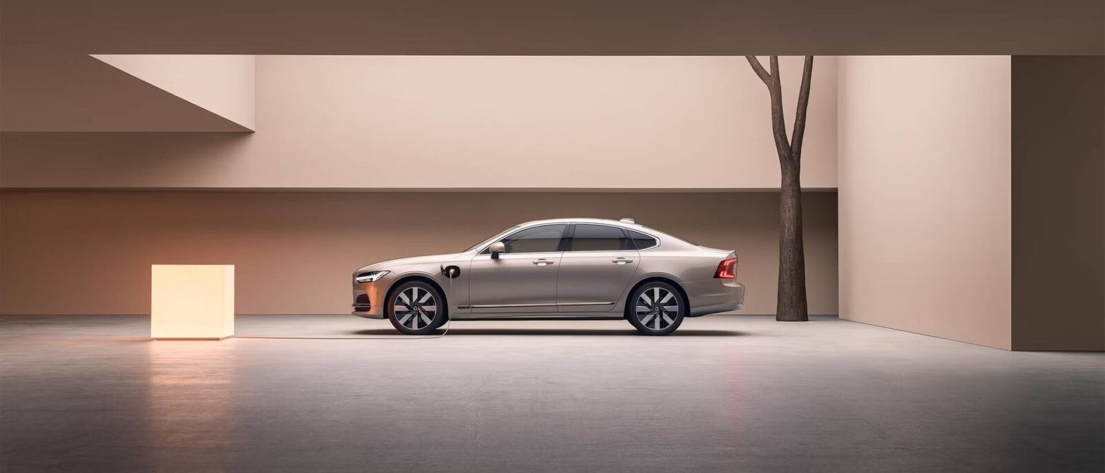 Volvo 17 Volvo s90-hybrid-hero-16x9-1