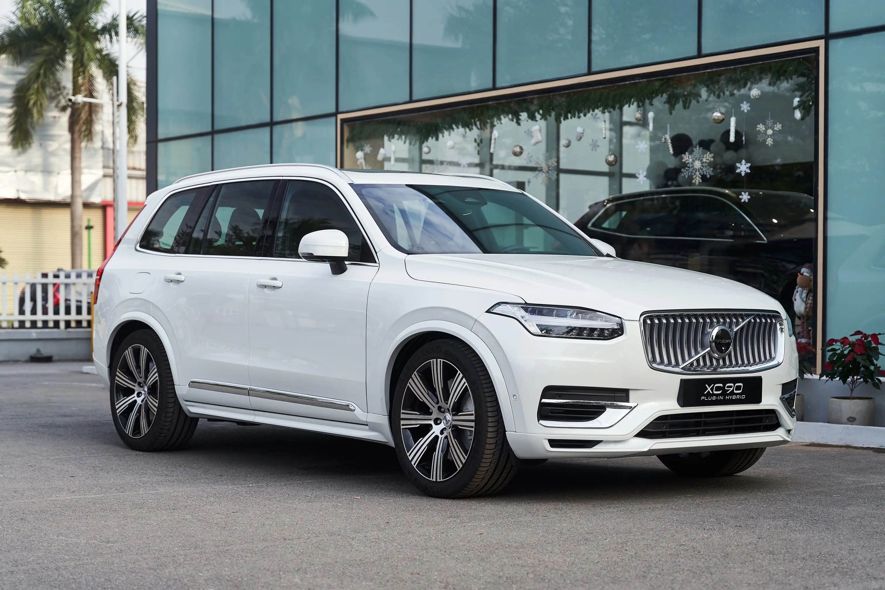 Trải Nghiệm Volvo XC90 T8 Recharge Sang Trọng và An Toàn tại Volvo Sài Gòn 9 Trải Nghiệm Volvo XC90 T8 Recharge Sang Trọng và An Toàn tại Volvo Sài Gòn trai nghiem volvo xc90 t8 recharge sang trong va an toan tai volvo sai gon 68d6183fa40fa Trải Nghiệm Volvo XC90 T8 Recharge Sang Trọng và An Toàn tại Volvo Sài Gòn