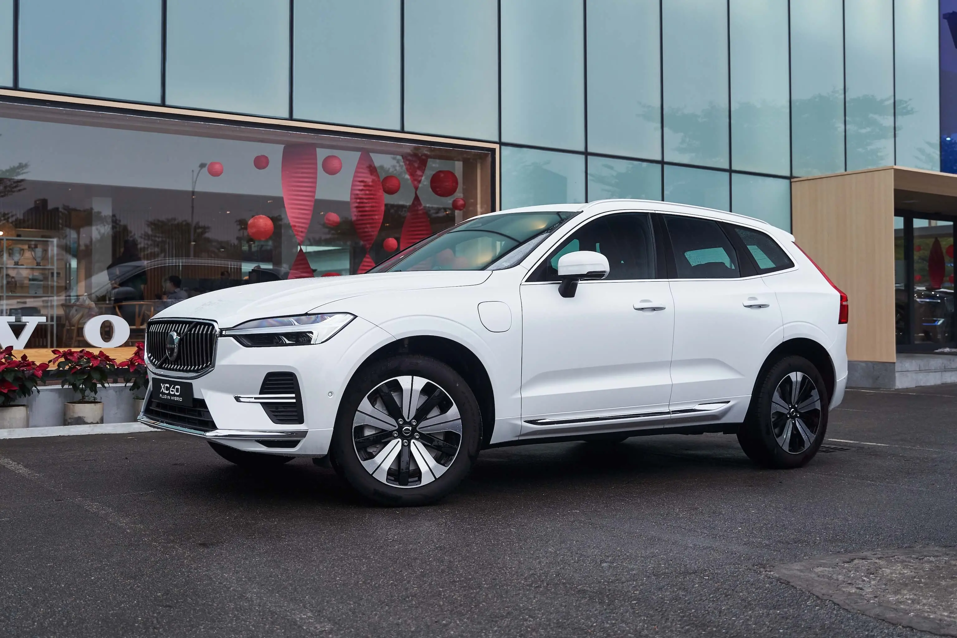 Volvo XC60 T8 2026 - SUV Hybrid An Toàn Nhất Thế Giới 11 Volvo XC60 T8 2026 - SUV Hybrid An Toàn Nhất Thế Giới volvo xc60 t8 2026 suv hybrid an toan nhat the gioi 68d7f995b87b2 Volvo XC60 T8 2026 - SUV Hybrid An Toàn Nhất Thế Giới