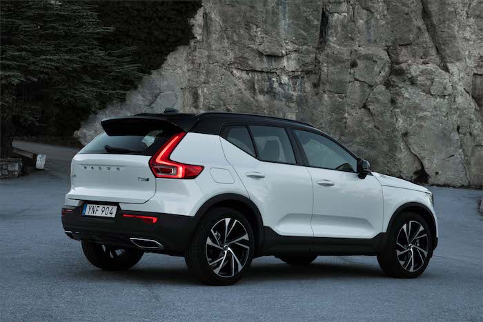 Đánh giá chi tiết Volvo XC40 màu trắng - Mẫu SUV 