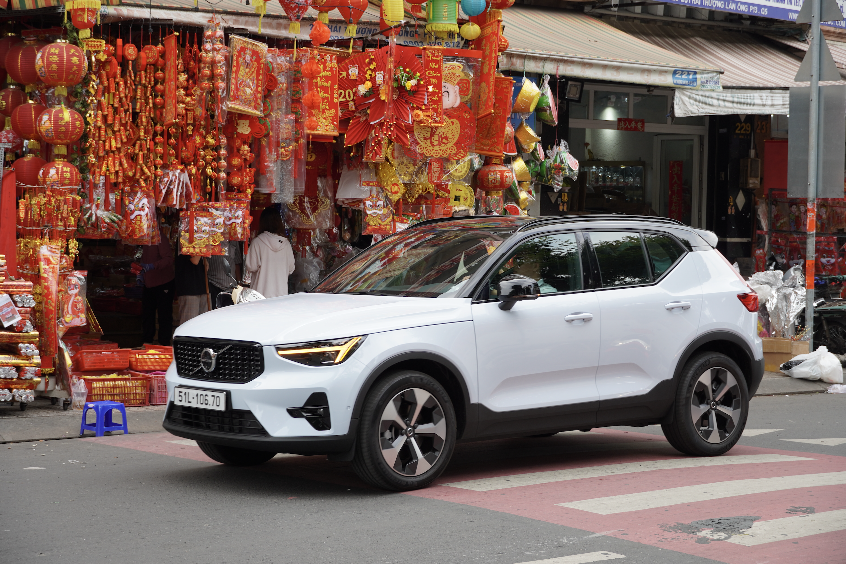 Đánh giá chi tiết Volvo XC40 màu trắng - Mẫu SUV 