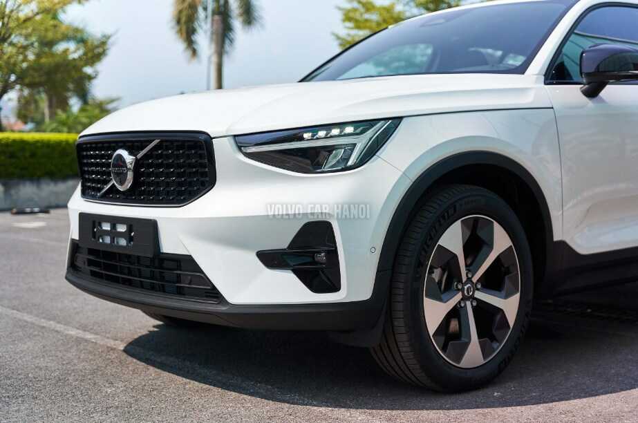 Đánh giá chi tiết Volvo XC40 màu trắng - Mẫu SUV 