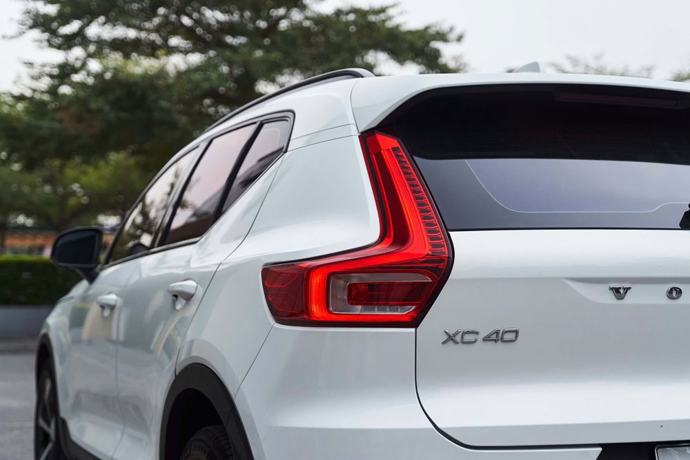 Đánh giá chi tiết Volvo XC40 màu trắng - Mẫu SUV 
