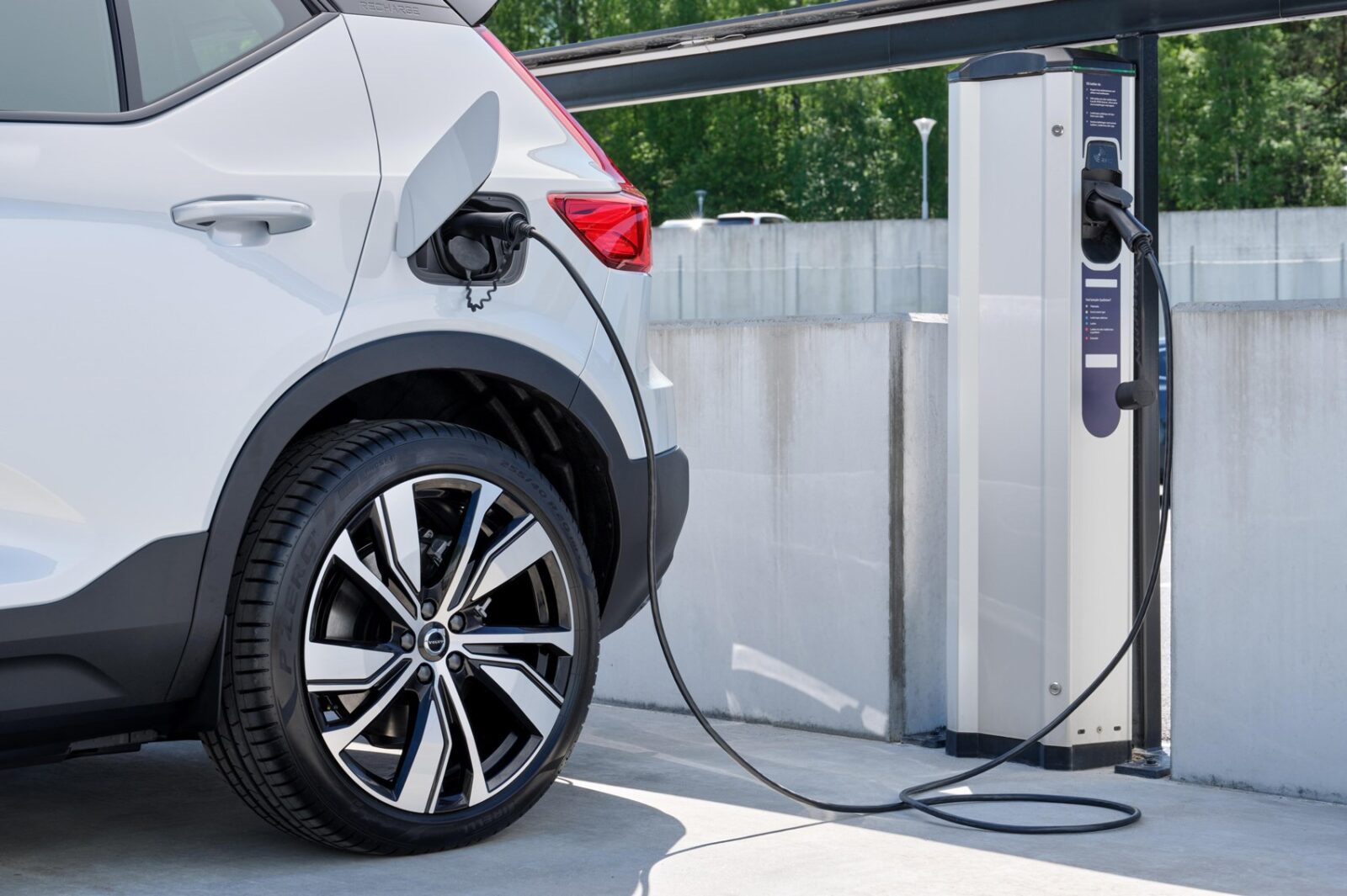 So sánh động cơ Mild Hybrid và Plug-in Hybrid của Volvo - Lựa chọn tối ưu cho điều kiện giao thông tại Việt Nam? So sánh động cơ Mild Hybrid và Plug-in Hybrid của Volvo - Lựa chọn tối ưu cho điều kiện giao thông tại Việt Nam?
