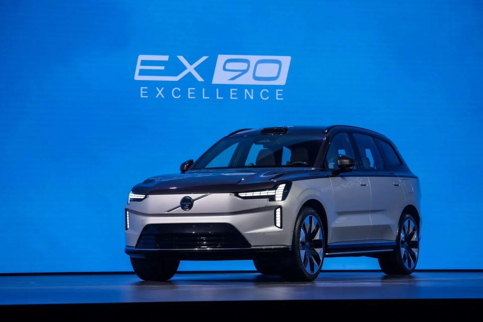 Volvo EX90 2026 Sắp Ra Mắt Tại Việt Nam – Bước Đột Phá Trong Lĩnh Vực Xe Sang